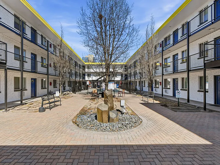Courtyard at Cherry Creek — Photo 66