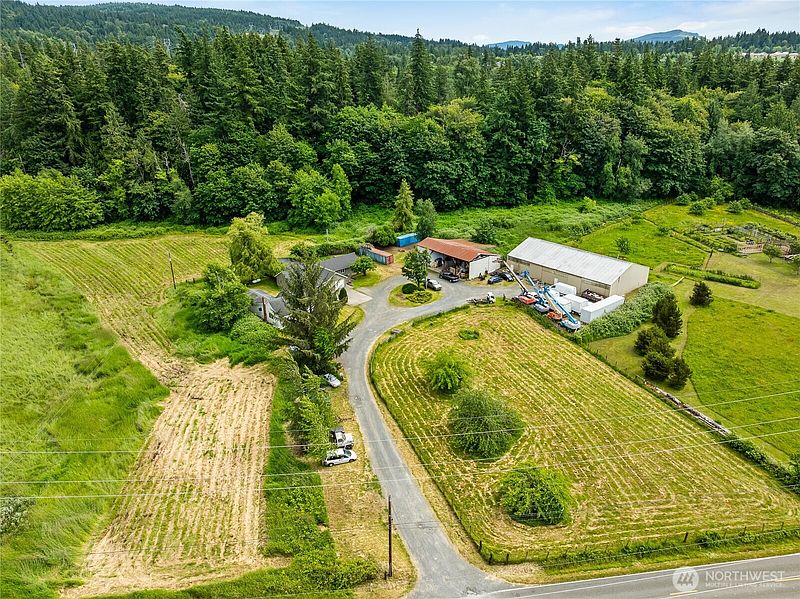 4th image of 4250 Dewey Road