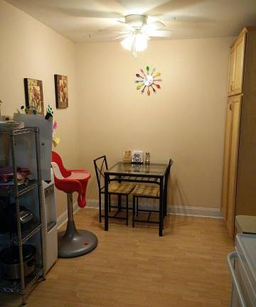 3rd image of 118 Colony Cir