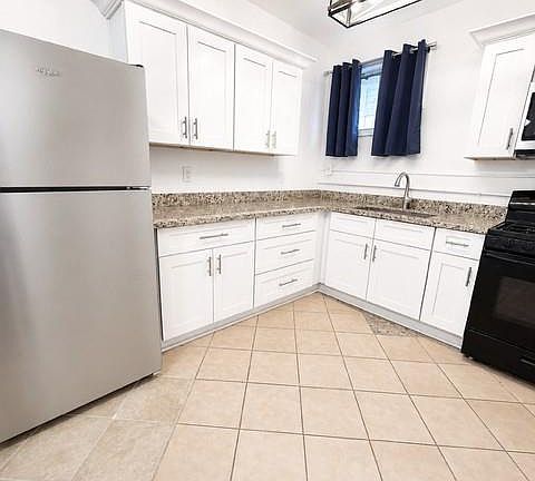 4th image of 2356 Magazine St #103