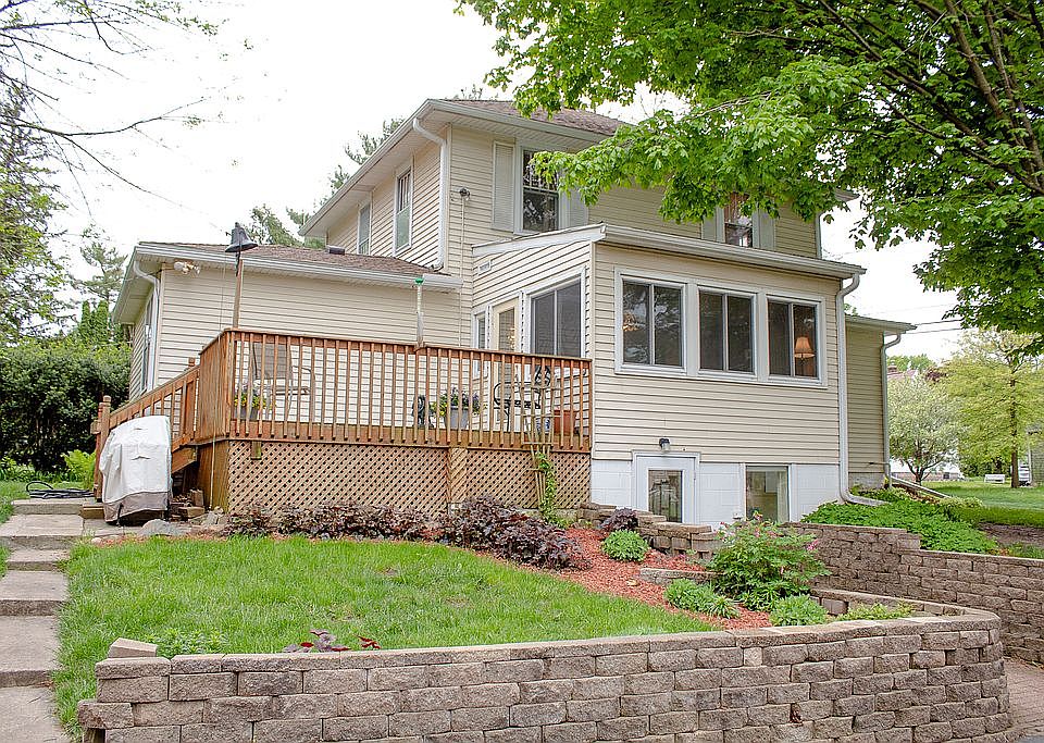 1st image of 2702 Cedar Heights Dr