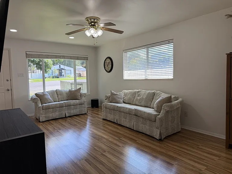 145 N 500 E — Photo 2