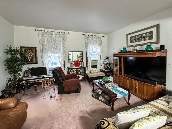 38 Van Reypen Street image 13 of 20