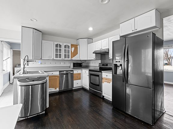 5th image of 1631 Garland Ln