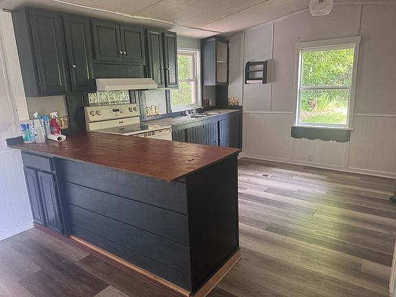 3rd image of 439 Winnecook Rd