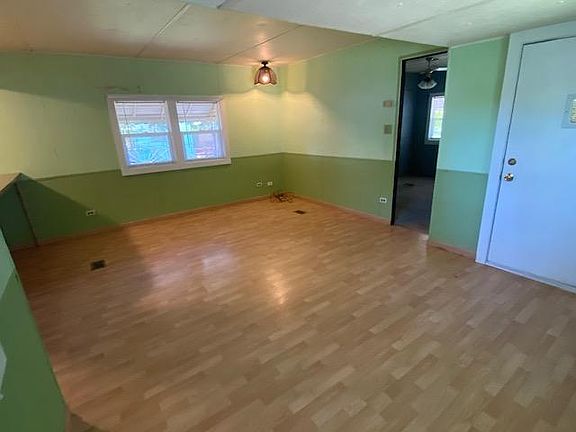 5th image of 164 Lockwood St