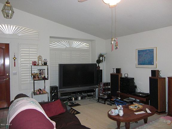 2nd image of 4157 E Graythorn Ave