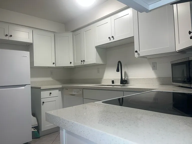 220 SW Clark St #B304 — Photo 14