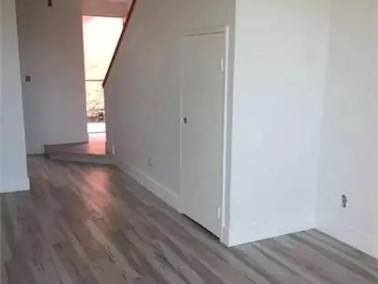 125 Hillcrest Drive — Photo 3