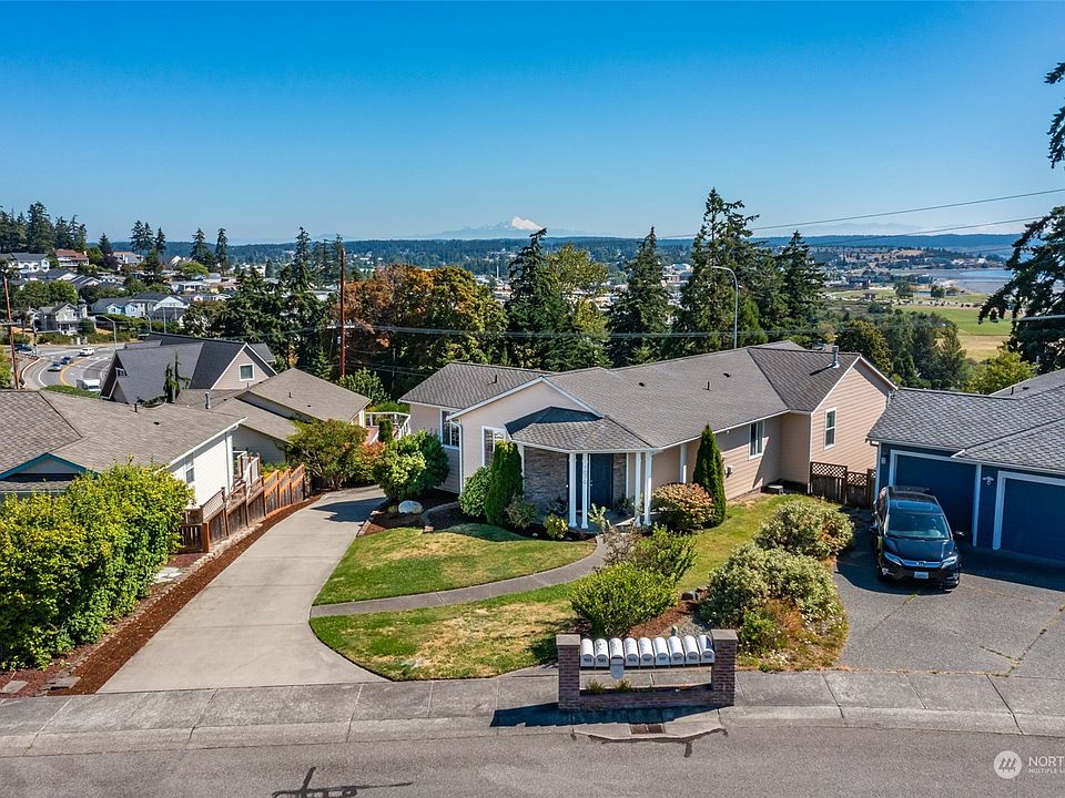 1st image of 1070 SW Harbor Vista Circle