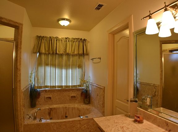 5th image of 3909 Fir Ave
