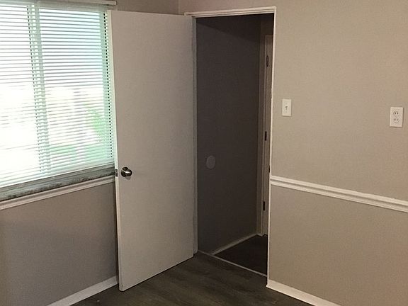 5th image of 2735 Morris Dr