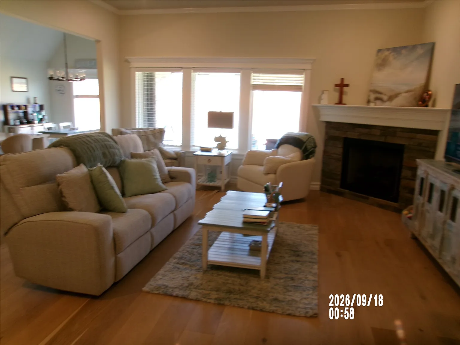 4 bed, 2.5 bath, 2250 sqft, $2,000 — Photo 4