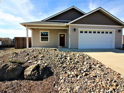 2292 Laura Ln, North Bend, OR, 97459