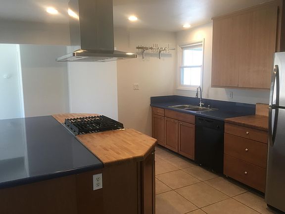2nd image of 409 Broderick Ave
