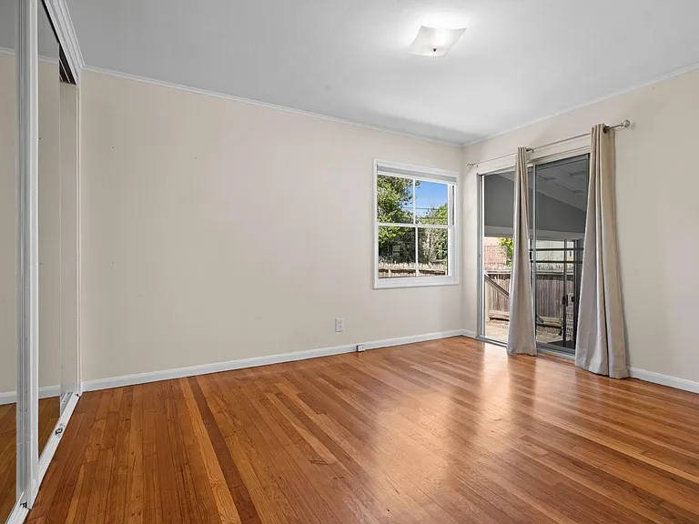 415 Bay Rd — Photo 19