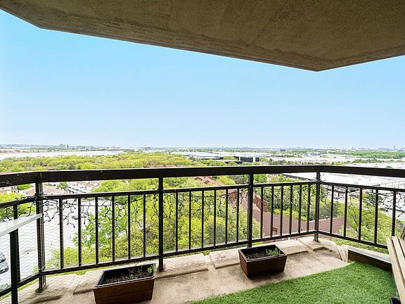 5th image of 1327 Harmon Cove Tower #1327