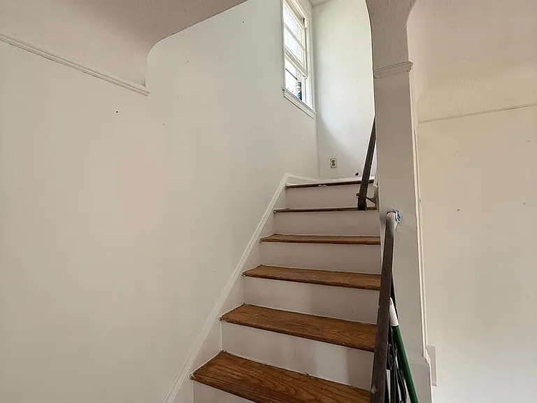 21860 Roberts Ave — Photo 7