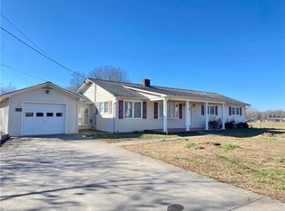 1384 Cartpath Rd, North Wilkesboro, NC 28659