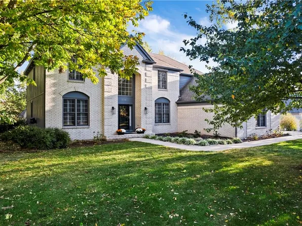 3549 W 143rd Ter, Leawood, KS 66224