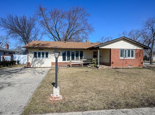 498 Clearmont Dr, Elk Grove Village, IL 60007