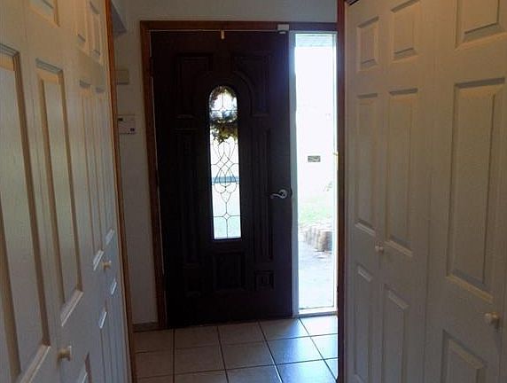 3rd image of 4242 Oakcrest Dr