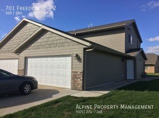 701 Freedom Pl UNIT 2, Hartford, SD 57033