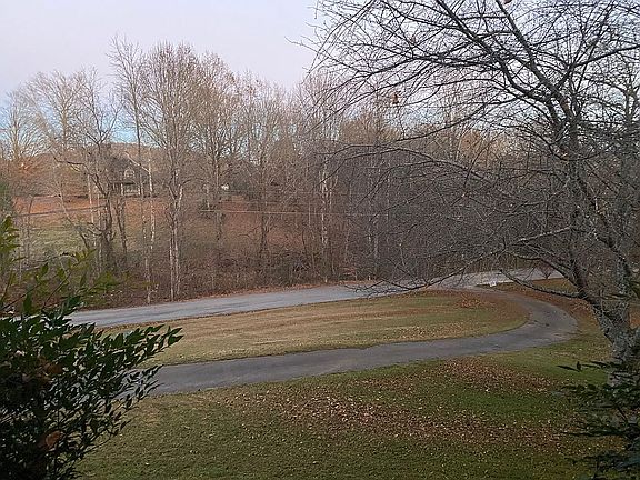 2nd image of 3452 Dogwood Ln