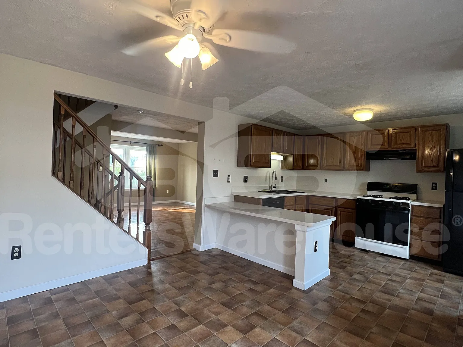Available - Piney Orchard — Photo 3