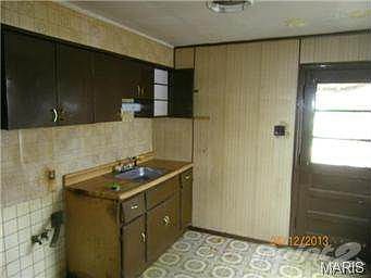 5th image of 9507 Cote Brilliante Ave