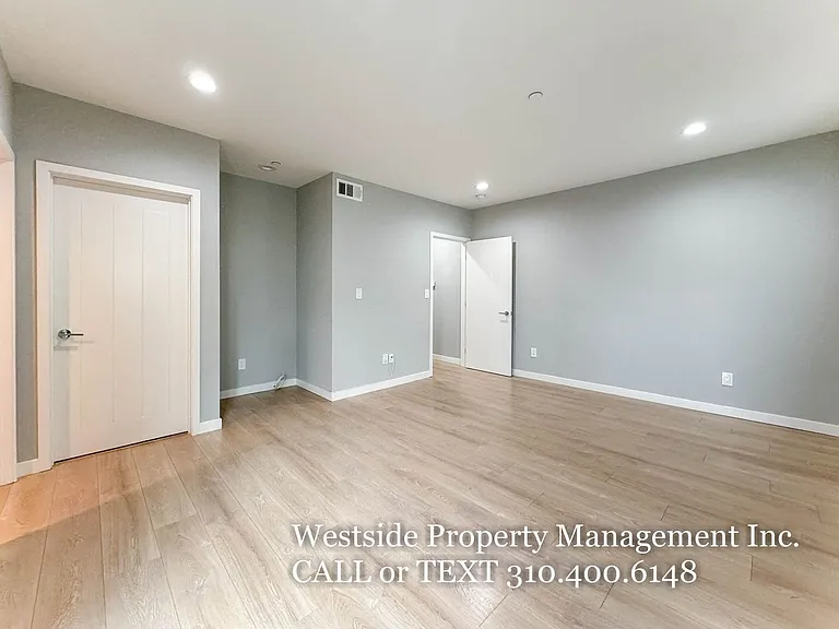 1823 N Van Ness Ave — Photo 13