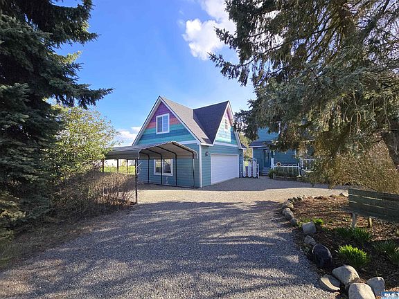 2nd image of 15 Osprey Glen Rd