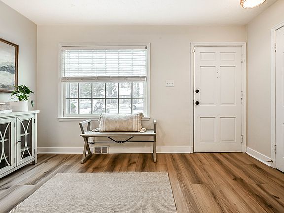 4th image of 6009 Ralston Ave