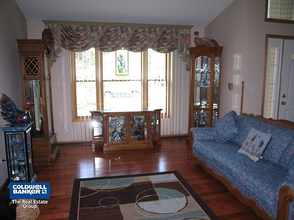 5th image of 413 Glen Mor Dr