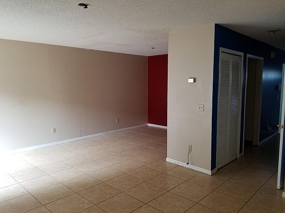 5th image of 12044 Cobblewood Ln N