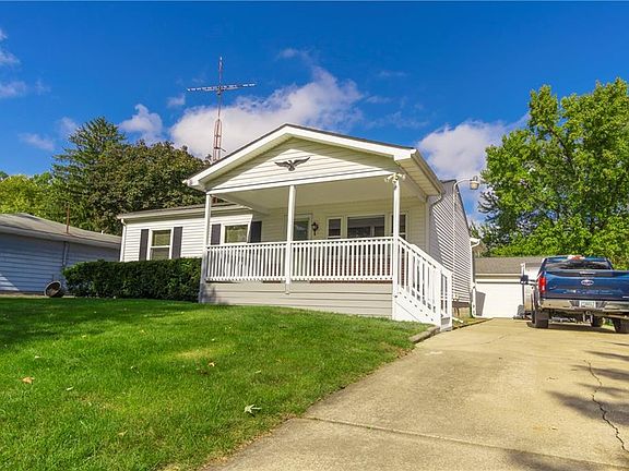 2nd image of 4019 Adrian Dr SE
