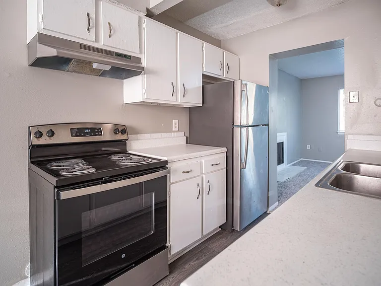 Timberline Apartments and Townhomes — Photo 16