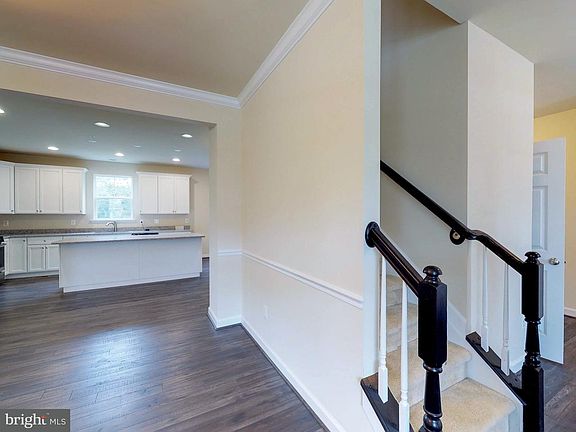 4th image of 45233 Woodhaven Dr