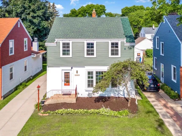 4823 North Elkhart AVENUE, Whitefish Bay, WI 53217