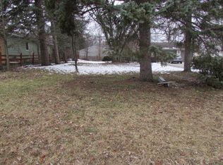 5523 S 42nd St, Greenfield, WI 53221