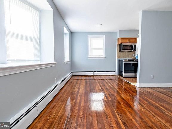 5th image of 39 E La Crosse Ave Floor 1