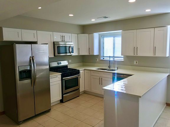 5th image of 8528 W Catherine Ave Unit 3S