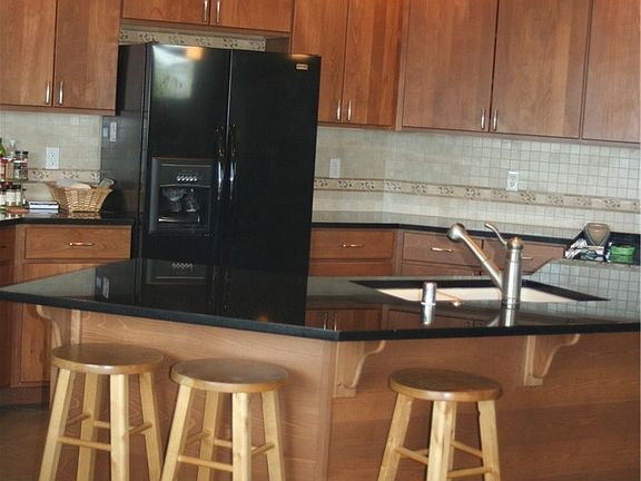 5th image of 4046 Edwards Dr