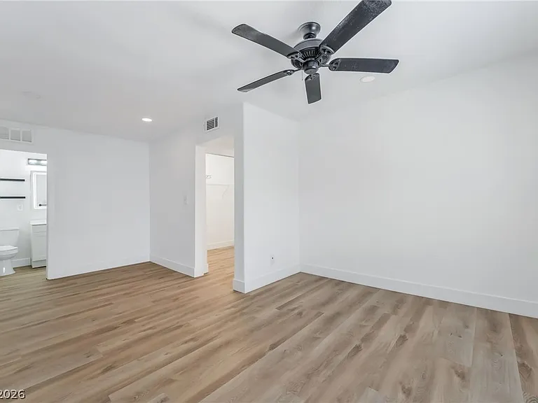 1610 E Ogden Ave — Photo 24