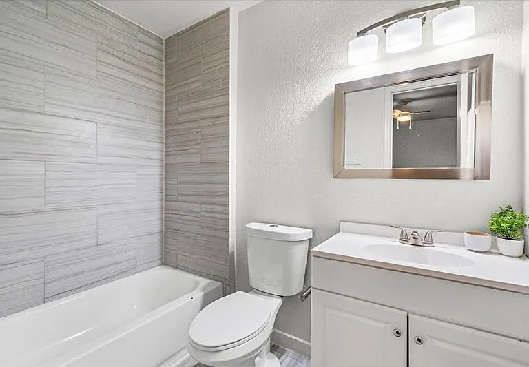826 King Albert St #B — Photo 6