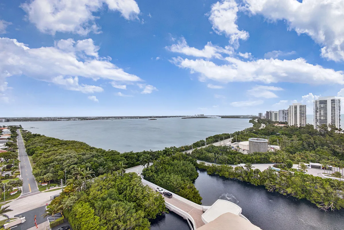 Building Photo - 4200 N Ocean Dr #1706