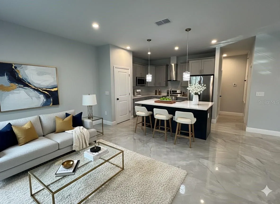 4 bed, 2.5 bath, 1686 sqft, $2,000 — Photo 3
