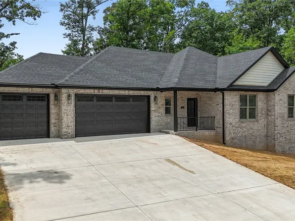 3 March Ln, Bella Vista, AR 72714