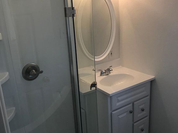 3rd image of 5020 Vincent Ave