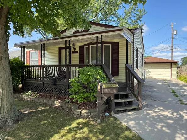 23587 Lawson Ave, Eastpointe, MI 48089